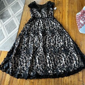 Formal gown from Neiman Marcus size 14 NWT black and cream mesh overlay floral